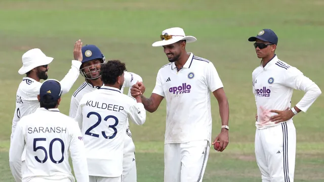 IND vs SLC XI Day 2 Live Score: अचानक आई बारिश ने रोका मैच, कवर्स से ढका मैदान 
