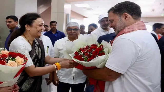 राहुल गांधी प्रयागराज पहुंचे, 'छात्रों की गूंज' कार्यक्रम में शामिल होंगे; कार्यक्रम स्थल पर जुटने लगी भीड़