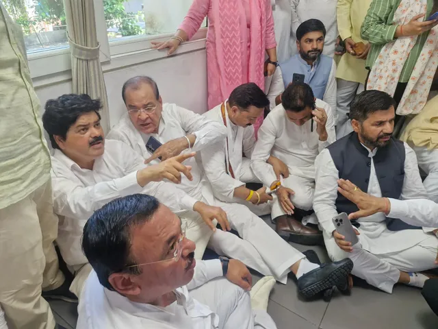 उत्तराखंड के हल्द्वानी में मल्लिकार्जुन खरगे की जनसभा आज, एसएसपी ऑफिस में धरने पर बैठे कांग्रेसी
