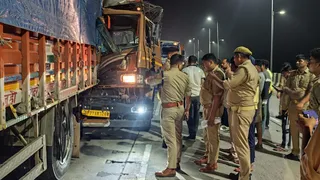 सड़क हादसे में चालक की मौत।