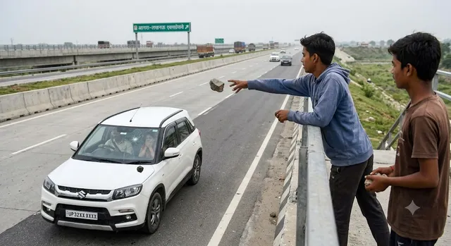 जालौन: आगरा-लखनऊ एक्सप्रेसवे पर युवकों ने गाड़ियों पर फेंके पत्थर, बाल-बाल बचे यात्री
