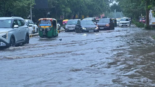 दिल्ली में जलभराव वाले स्थान 169 से घटकर हुए 65, मानसून में ट्रैफिक जाम से मिली राहत

