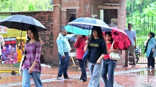 लेडी श्रीराम कॉलेज में क्लास से पहले फिट करना भी जरूरी है। जागरण