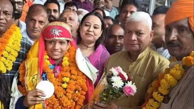 मिट्टी को चांदी बना दिया... बेटियों के सपने के लिए बेच दी जमीन, भीलवाड़ा की संध्या ने विश्व कुश्ती चैंपियनशिप में जीता रजत
