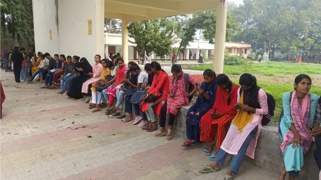 गोपालगंज में बढ़ा स्टूडेंट क्रेडिट कार्ड का दायरा, अब 22 संस्थानों के छात्रों को मिलेगा लाभ
