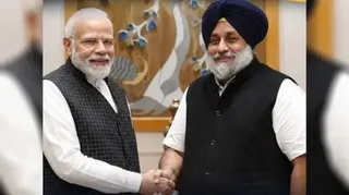 संसद में प्रधानमंत्री नरेन्द्र मोदी से मुलाकात करते शिअद अध्यक्ष सुखबीर सिंह बादल।