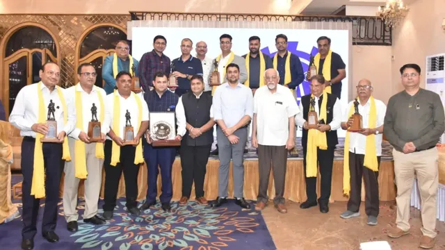 ताला-हार्डवेयर के साथ नए उद्योगों से भी चमक रहा अलीगढ़, उद्योग योद्धाओं का सम्मान