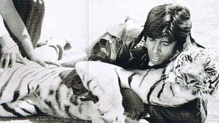 असली टाइगर से भिड़ गए थे अमिताभ बच्चन। फोटो क्रेडिट- एक्स