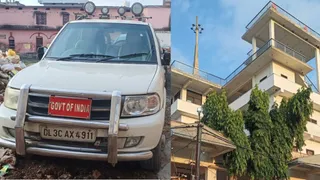 गोगरी में खगड़िया एसपी के निर्देश पर DIU और पुलिस टीम ने मनीष गुप्ता के आलीशान मकान पर मारी रेड