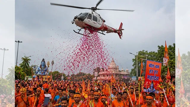 मुजफ्फरपुर में पहली बार कांवड़ियों पर हेलीकाप्टर से होगी पुष्पवर्षा, हरिसभा से बाबा गरीबनाथ तक बरसेंगे फूल