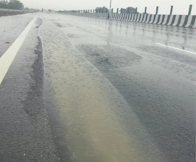 Lucknow Kanpur Expressway in Poor Condition
