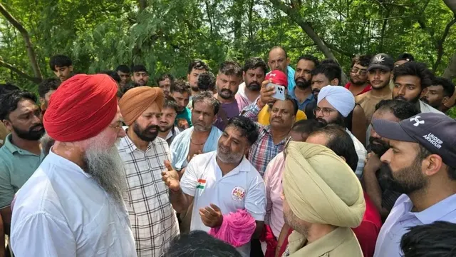 फिजियोथेरेपिस्ट ने कांवड़ियों पर चढ़ाई कार, तीन की मौत; पंजाब के फतेहगढ़ साहिब में भीषण सड़क हादसा
