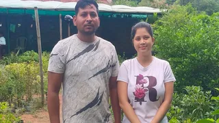 Tribal Day 2026: सुनील थामस और उनकी पत्नी रीना रोज हेंब्रम। (फोटो जागरण)