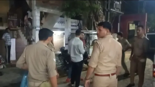 आगरा में फर्जी कॉल सेंटर पर छापा, ई-कामर्स की आड़ में कई राज्यों में चल रही थी साइबर ठगी