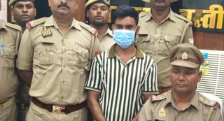 पुलिस की गिरफ्त में आरोपी। जागरण