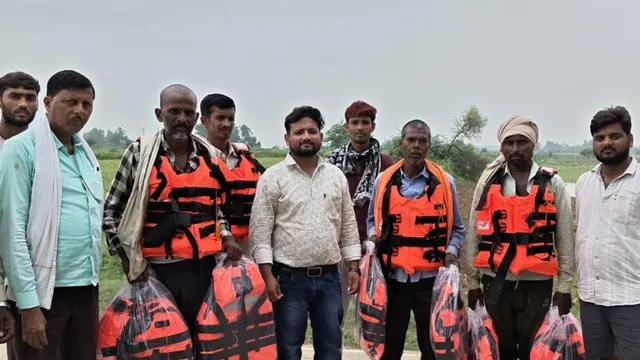 बांदा में उफान पर चंद्रावल नदी, जलमग्न हुए गौरी-अमरा और पड़ोहरा रपटा; 35 गांवों का टूटा संपर्क
