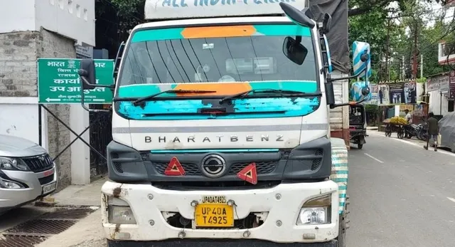 नेपाल से भारत लाया जा रहा था कचरे और धूल में छिपा सोना-चांदी, सोनौली बॉर्डर पर पकड़ा गया करोड़ों का नियारा रैकेट