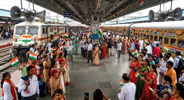 स्वतंत्रता दिवस पर रेलवे स्टेशनों पर गूंजेंगे देशभक्ति के गाने, यात्रियों में जगेगी देशप्रेम की भावना