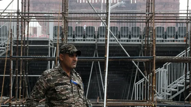 स्वतंत्रता दिवस पर लाल किले पर हाईटेक सुरक्षा का घेरा, 20 हजार सुरक्षाकर्मी तैनात; बस 35 सेकंड में होगी अपराधी की पहचान