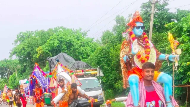 पैरों में छाले, कंधों पर 11 फीट की कांवड़... भोले की भक्ति में लौट रहा शिवभक्तों का कारवां
