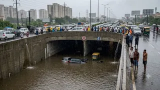 करोड़ों खर्च के बावजूद फरीदाबाद अंडरपास में जलभराव। इमेज एआई