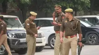 नया बस अड्डा चौकी और गोविंदपुरम चौकी प्रभारी को हटाया गया। (फाइल फोटो)