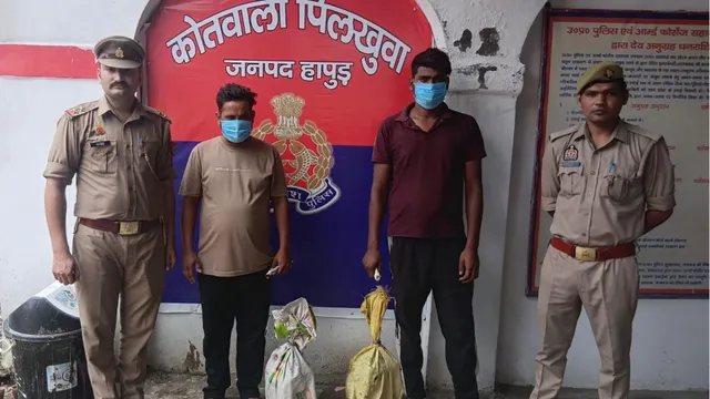 चार्जिंग प्वाइंट से बैटरी चोरी करने का पर्दाफाश, हापुड़ पुलिस ने दबोचे दो शातिर आरोपी
