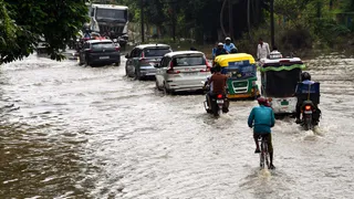 बारिश से देशभर में हाहाकार: असम में बाढ़ से मरने वालों का आंकड़ा 98 पहुंचा (फोटो- एएनआई)