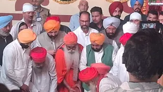 नींव पत्थर रखते हुए सीएम भगवंत मान।