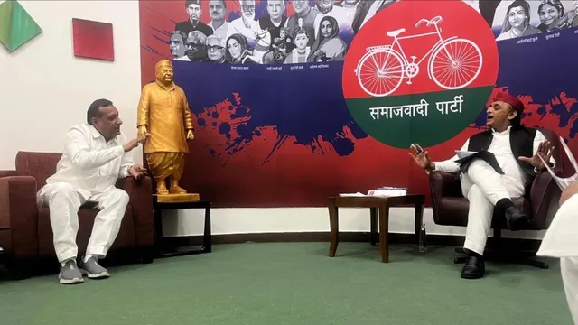 रालोद को बड़ा झटका: प्रदेश महासचिव मुकेश सैनी ने दिया इस्तीफा, अखिलेश यादव से मुलाकात के बाद बढ़ा सियासी पारा