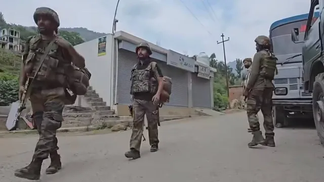 लश्कर से जुड़े आतंकी संगठन ने दी कश्मीरी हिंदू कर्मचारियों को निशाना बनाने की धमकी, सुरक्षा एजेंसियां अलर्ट
