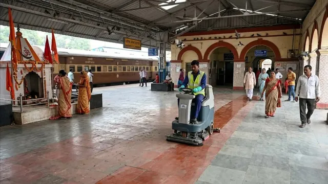 अब सभी छोटे और धार्मिक स्टेशनों पर भी मशीनों से होगी सफाई, पहले से लगा प्रतिबंध खत्म