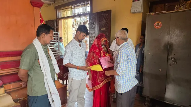 शादी से मुकरा सिपाही प्रेमी, 250 KM दूर ड्यूटी पर पहुंची गर्लफ्रेंड; औरंगाबाद में मंदिर में लिए सात फेरे
