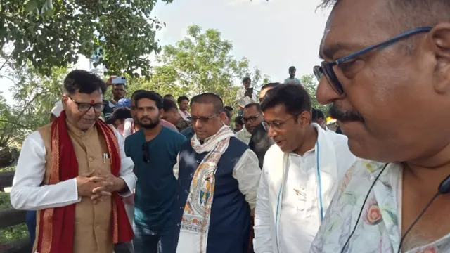 भागलपुर में कुआ पुल बना 'डेथ ट्रैप': बेयरिंग खराब, पिलर में दरार; NHAI ने खींचे हाथ, अब RCD का भरोसा, पहुंचे मंत्री
