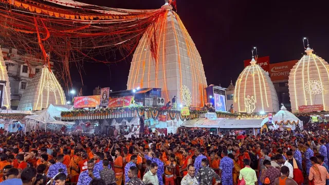 सावन का दूसरा सोमवार: देवघर में उमड़ा आस्था का जनसैलाब, भक्तों की भीड़ ने तोड़े अब तक के सारे रिकॉर्ड
