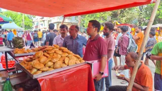 नमूने लेने के दौरान टीम।