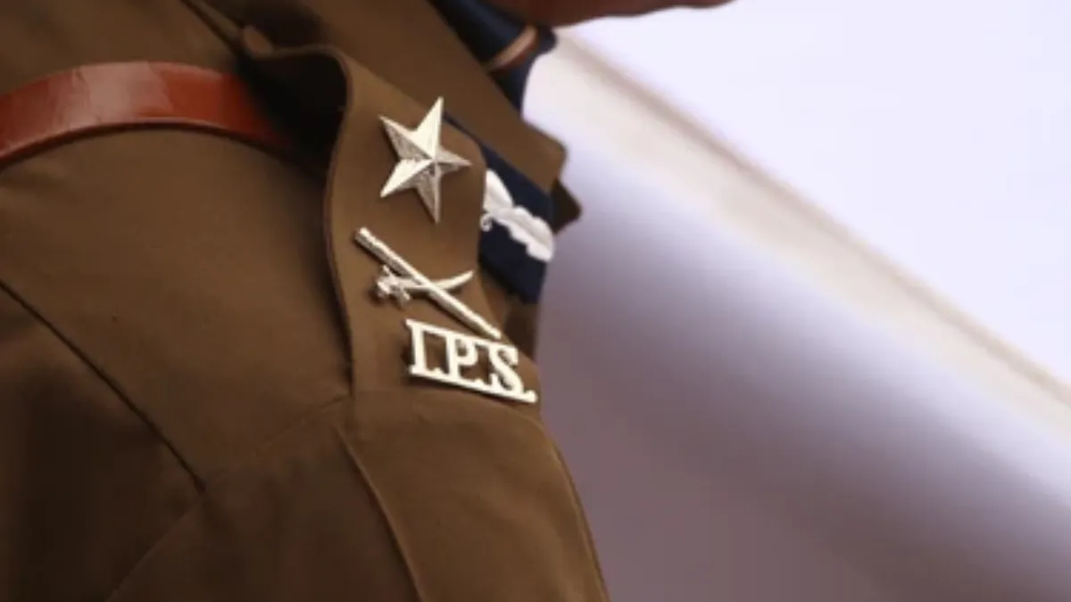 यूपी पुलिस में अगस्त माह में रिटायर हो रहे 10 IPS अफसर, डीजी फायर समेत कई अहम पद खाली