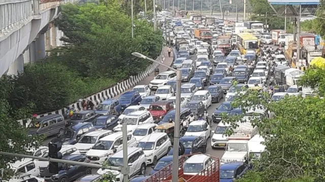 भीषण जाम से जूझ रहे NCR वालों को मिलेगी राहत, दिल्ली-मुंबई एक्सप्रेसवे के तैयार हिस्से के खुलने का इंतजार
