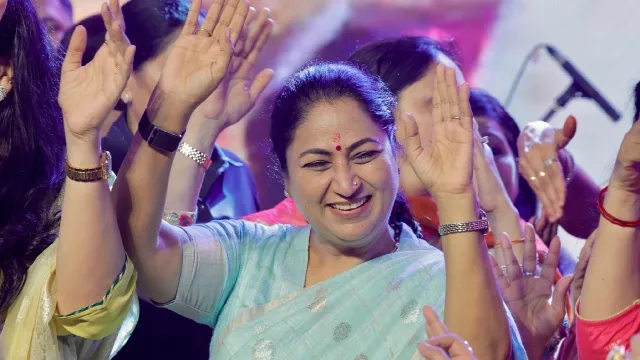 'औरत केवल बच्चा पैदा करने की मशीन नहीं', दिल्ली लक्ष्मी योजना पर CM रेखा गुप्ता ने विपक्ष को घेरा
