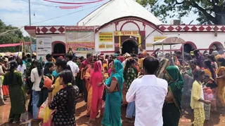शिवहर में जलाभिषेक के लिए उमड़ी भक्तों की भीड़। जागरण
