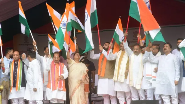 'भारत बिना वजह नहीं लड़ता, लेकिन आंख दिखाई तो मुंहतोड़ जवाब देगा; तिरंगा यात्रा में बोले CM सम्राट चौधरी