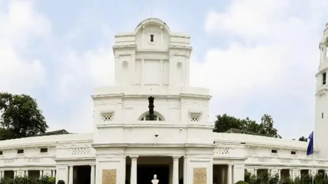 दिल्ली में अब अधिक झुग्गी बस्तियों को मिलेगा पुनर्वास योजना का लाभ, विधानसभा में विधेयक पेश