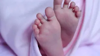 काबड़ी रोड पर नाले में मिला भ्रूण (प्रतीकात्मक फोटो)
