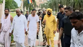त्रिलोकतीर्थ धाम में दर्शन के लिए पहुंचे बिट्टा।