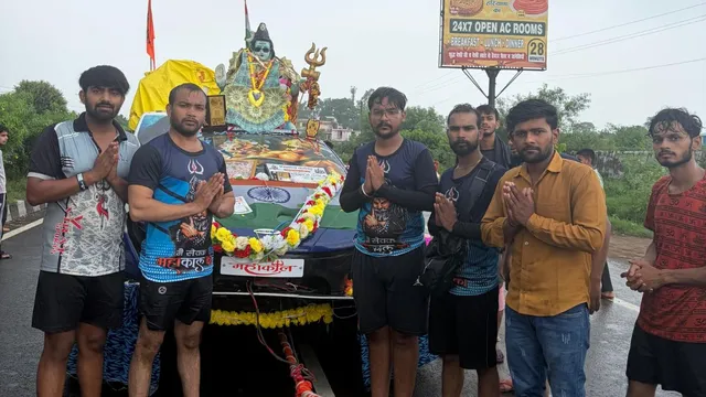 नंदी के रूप में सजाई 5.5 करोड़ की मैकलेरन स्पोर्ट्स कार, भोलेनाथ हुए सवार; अनोखे कांवड़ को मिले दर्जनों पुरस्कार

