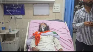 सदर अस्पताल रांची में इलाजरत छात्र नेता देवेंद्र महतो।