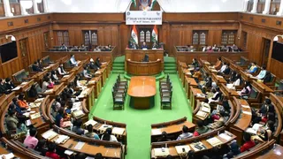 कैग रिपोर्ट में 3500 करोड़ रुपये की वित्तीय अनियमितताओं का आरोप।
