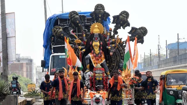 रास्ते में टूट गई कांवड़ तो परेशान न हों शिवभक्त, जानिए जेवर में कांवड़ियों के लिए क्या है खास इंतजाम
