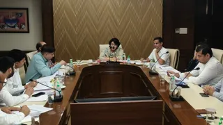 डॉ. सुमिता मिश्रा ने गुरुग्राम में राजस्व विभाग के कार्यों की समीक्षा की