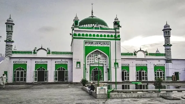 संभल विवाद: 1874 में पहली बार सिविल कोर्ट में दायर हुआ था वाद, तत्कालीन ASI अफसर कार्लाइल ने दिया था यह निष्कर्ष
